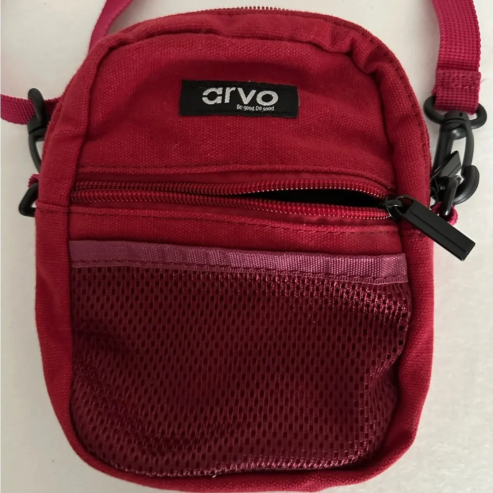 Arvo Crossbody Utility Bag Red with Mesh Pocket - Picture 3 of 7